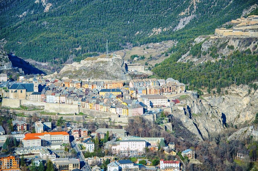 Maison A Tour Briancon Екстериор снимка