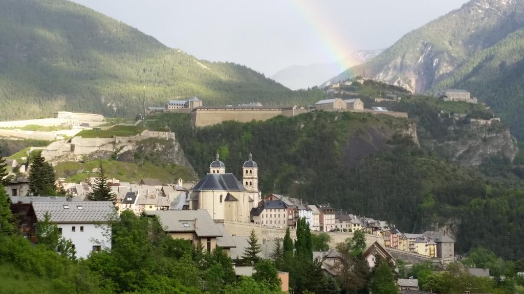 Maison A Tour Briancon Екстериор снимка