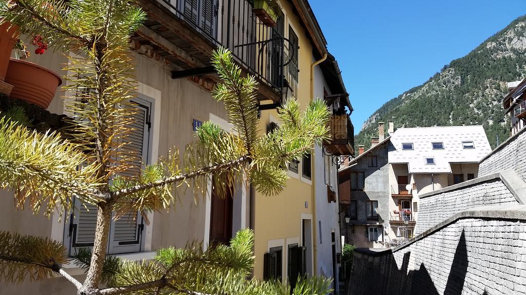 Maison A Tour Briancon Екстериор снимка
